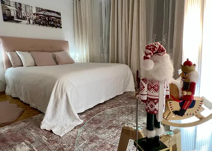 Louis & Elza Old Town Romantic