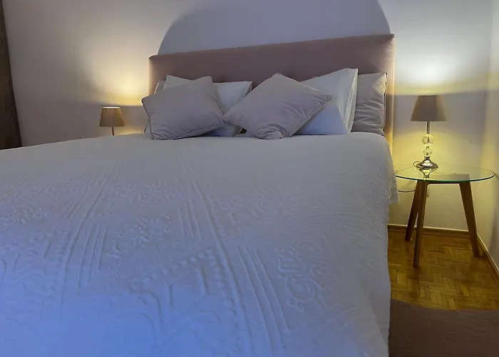 Louis & Elza Old Town Romantic Apartman