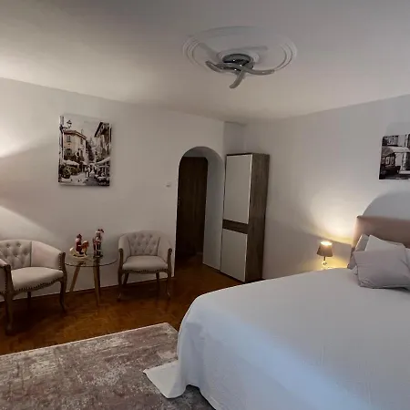 Louis & Elza Old Town Romantic 아파트 *