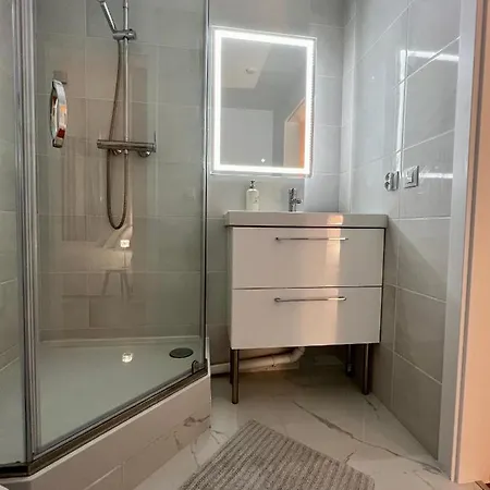 Louis & Elza Old Town Romantic *