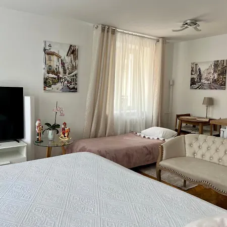 Louis & Elza Old Town Romantic 아파트