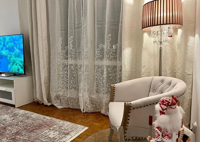 Louis & Elza Old Town Romantic